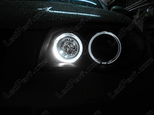 Xenon look Scheinwerfer mit Angel Eyes für BMW 1 Serie E81 E82 E87