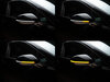 Verschiedene Phasen der Lichtabfolge der dynamischen Osram LEDriving® Blinker für Volkswagen Touran V4 Außenspiegel