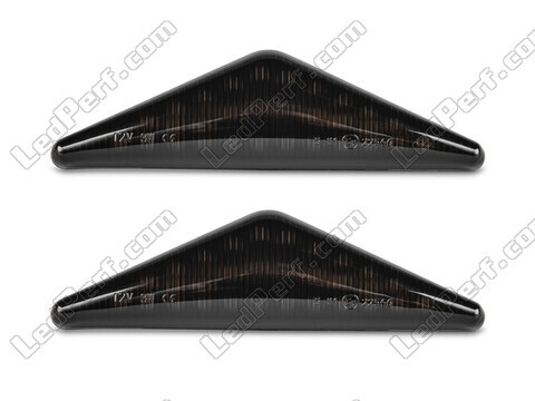 Vue de face des clignotants latéraux dynamiques à LED pour Ford Mondeo MK3 - Couleur noire fumée