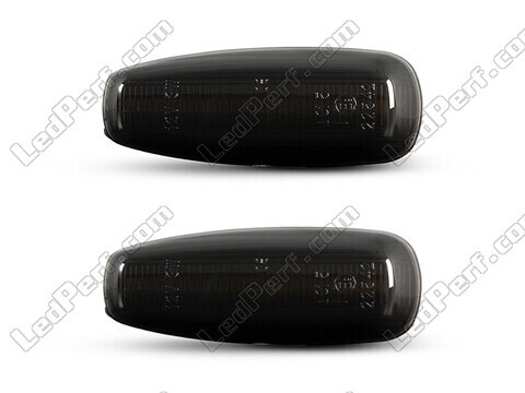 Vue de face des clignotants latéraux dynamiques à LED pour Hyundai I30 MK1 - Couleur noire fumée