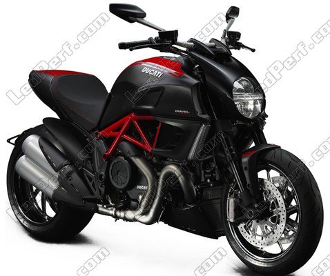 Motorrad Ducati Diavel (2011 - 2013)